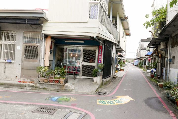 冬山秋玉滷味:老街巷子裡的乾滷味,口味清淡卻整塊入味