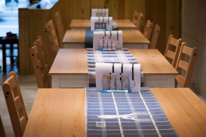 羅東廢食堂早午餐：自己熬醬的義大利麵、爆漿起司煎餅，還有溜滑梯球池